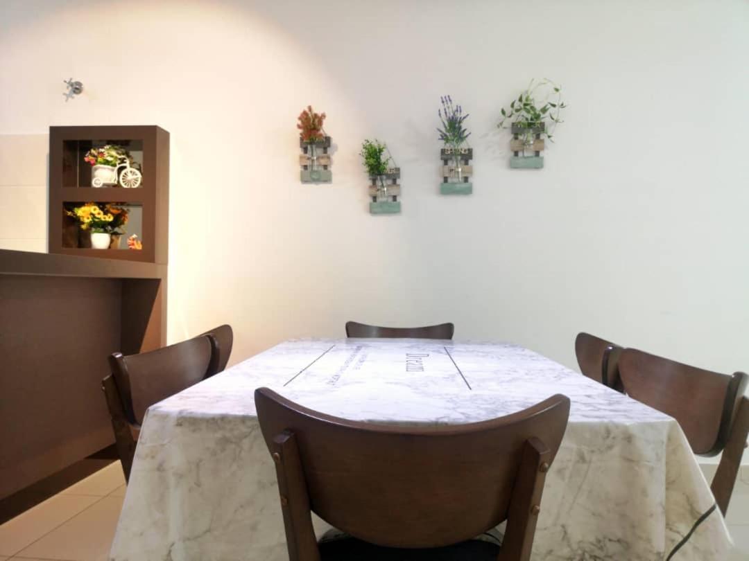 Holiday Homestay Seremban Ngoại thất bức ảnh